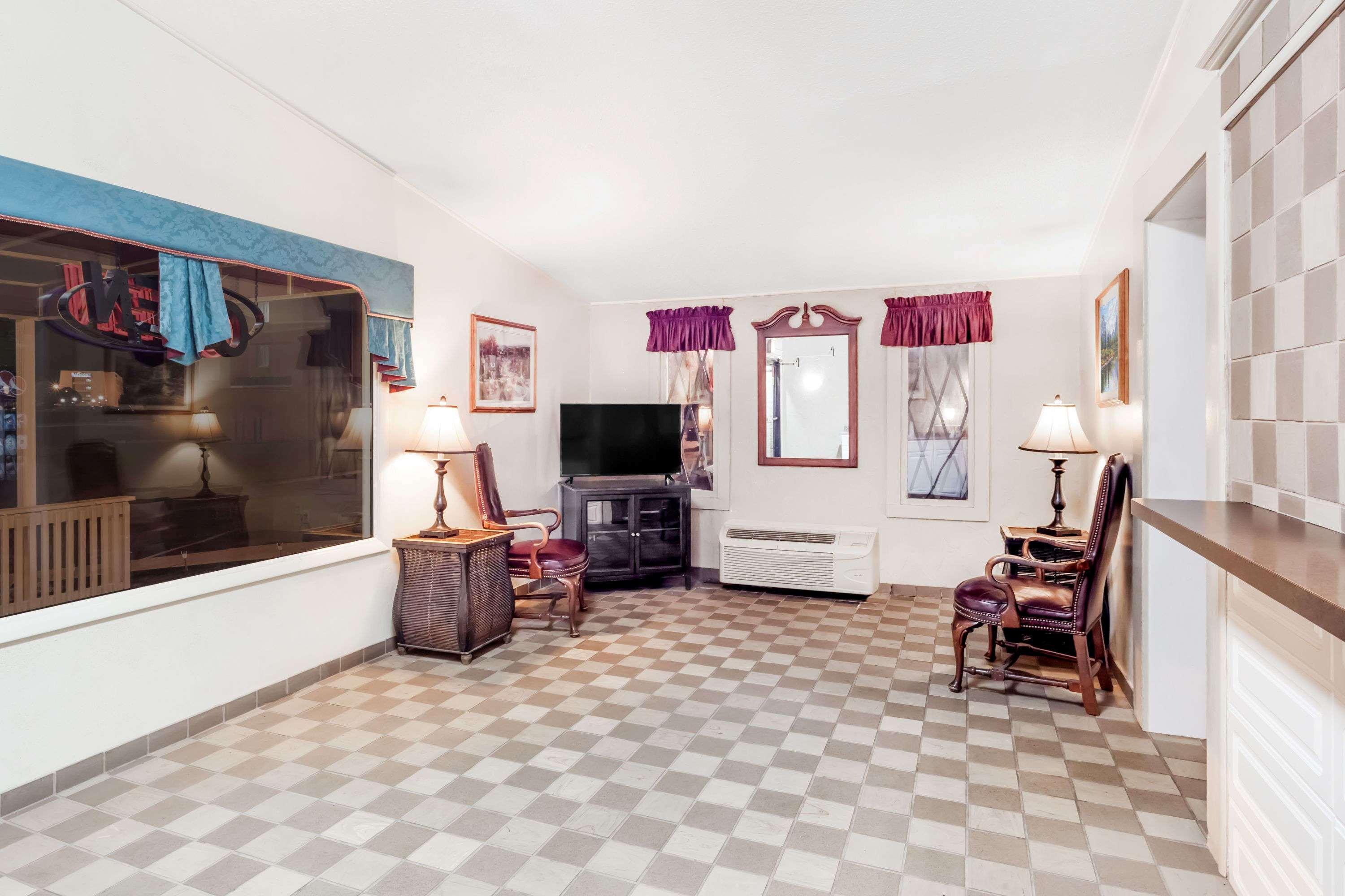 Corbin Inn 3*